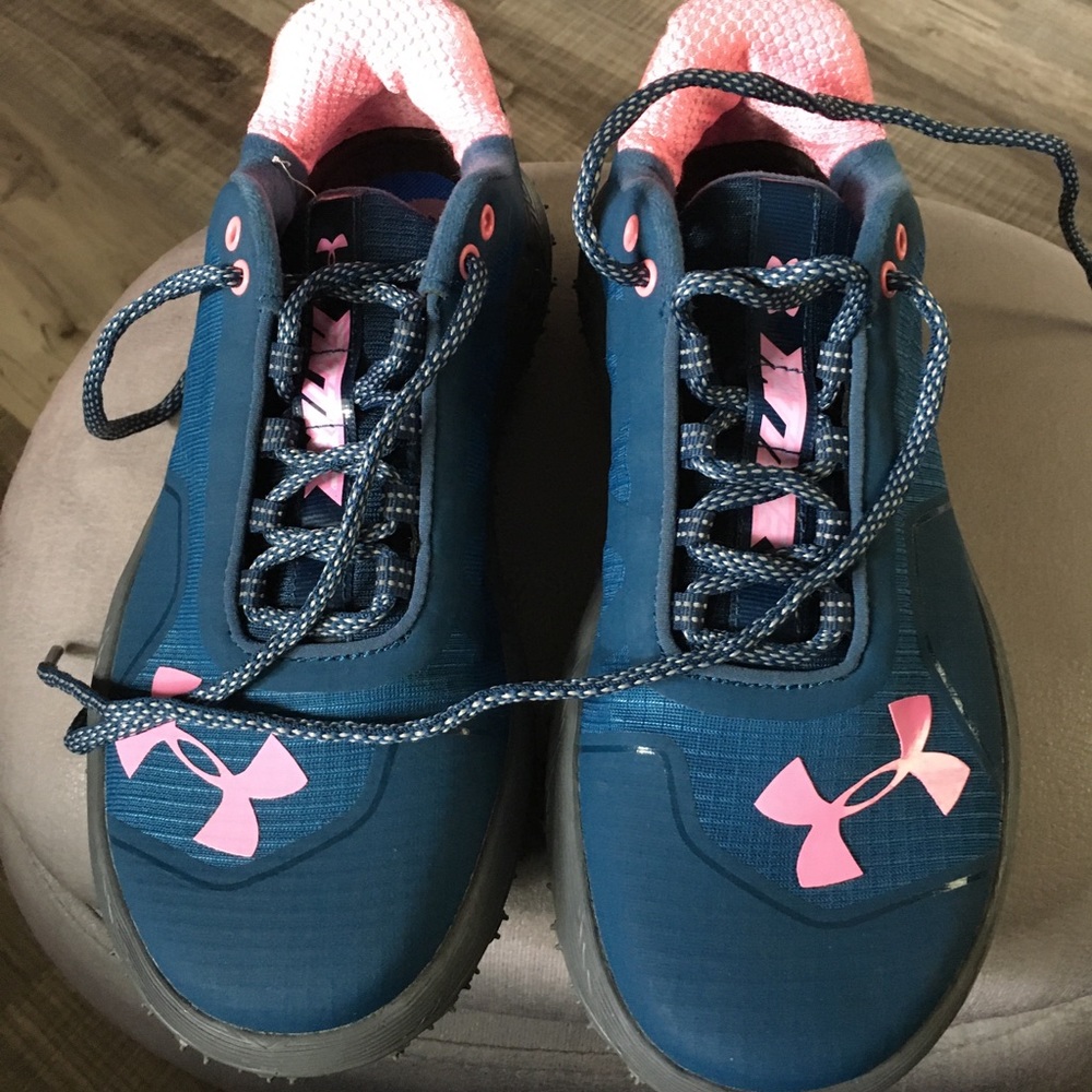 Under armour. Fat tire hikers size 7